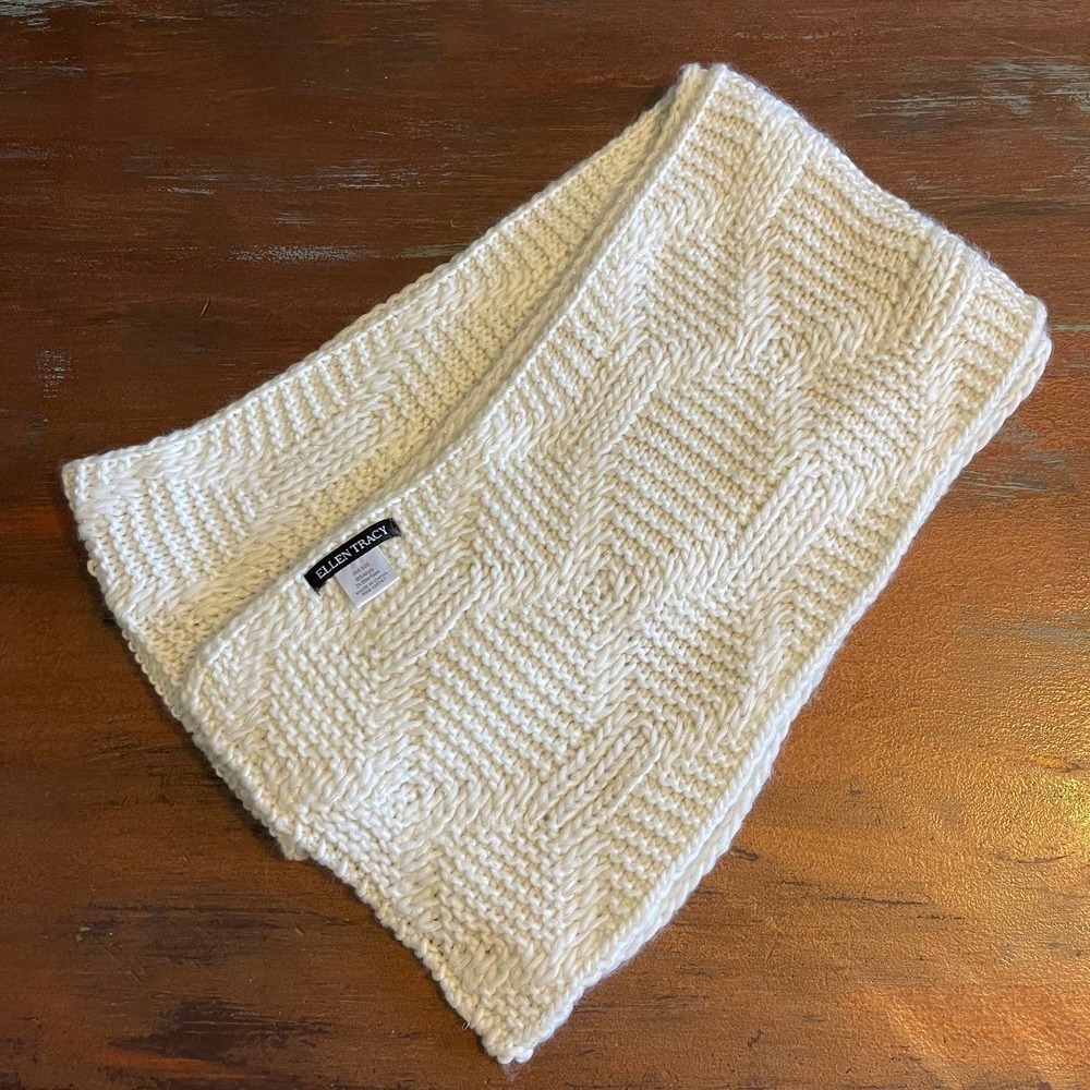 ELLEN TRACY Women's Knit Scarf